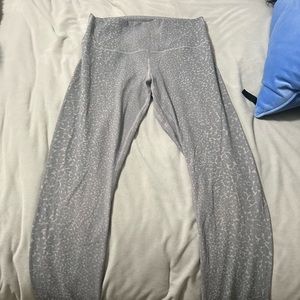 Size 8 lululemon align leggings grey patterned super trendy